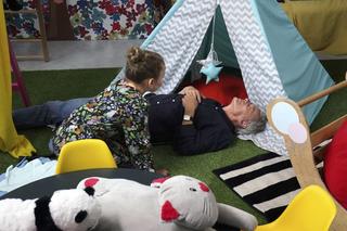 Barwy szczęścia, odcinek 2402 - opis, streszczenie: Paulinka organizuje pomoc dla Helmuta