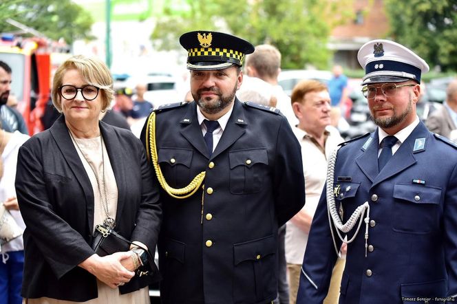 Święcenie pojazdów w Tychach przyciągnęło tłumy. Setki samochodów skropionych wodą święconą