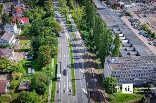 Tak wygląda praca na ul. Bogumińskiej. Powstaje nowa ścieżka rowerowa i chodnik