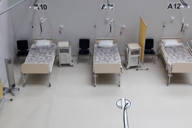 Szpital tymczasowy w CWK - sale dla pacjentów