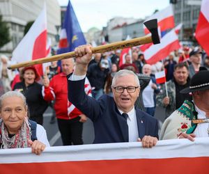 W Warszawie odbył się antyimigrancki marsz i kontrmanifestacja. Pojawiło się kilka tysięcy osób