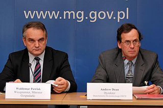 Waldemar Pawlak - wicepremier, minister gospodarki i Andrew Dean, dyrektor departamentu ekonomicznego OECD 