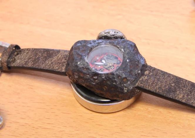 Ten zegarek, który powstał z prawdziwej asteroidy! Możecie go kupić. Ale tani nie jest