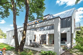 Bryła i wnętrza nietypowego domu