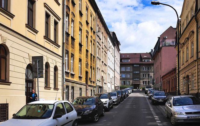 Kiedyś to było wolne miasto królewskie, teraz jest częścią Krakowa. Prawa miejskie traciło dwa razy