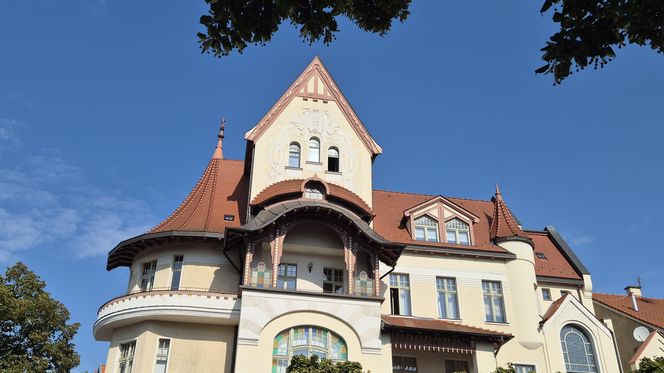To jedna z piękniejszych kamienic w Olsztynie. Przetrwała wojnę