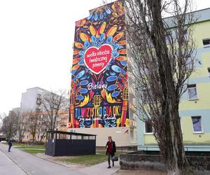 Mural WOŚP odsłonięty na Bielanach 