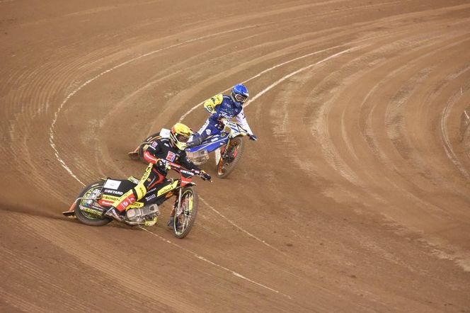 PRES Grupa Deweloperska Toruń - Betard Sparta Wrocław, zdjęcia kibiców i zawodników z Motoareny