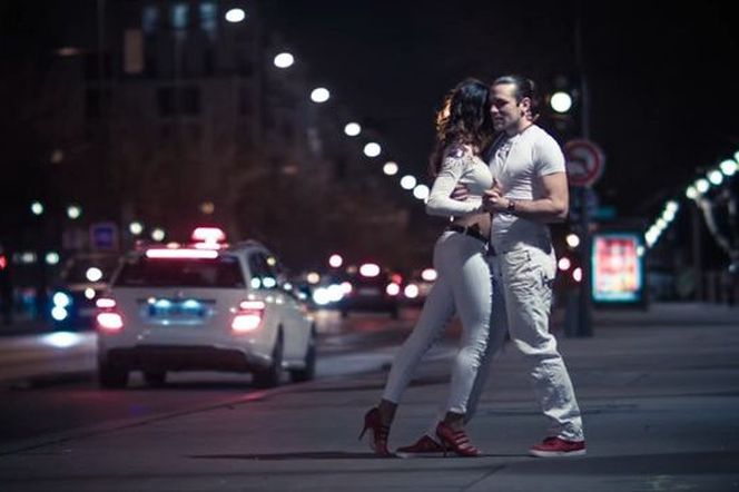 Kizomba - taniec zmysłów. Charakterystyka i kroki podstawowe kizomby