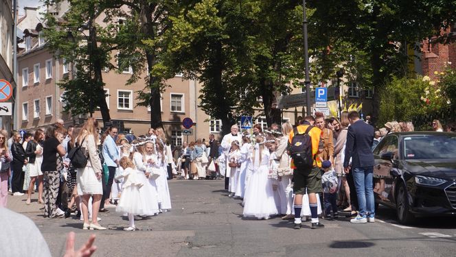 Boże Ciało 2025. Tysiące osób uczestniczyło w olsztyńskich procesjach
