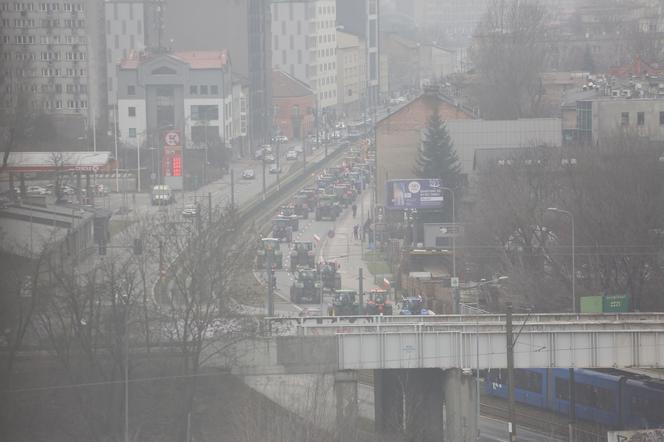 Strajk rolników w Krakowie. Ciągniki blokują ulice w mieście