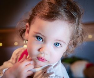 Chorą Nadię leczy czuły dotyk. To jedyne takie dziecko na świecie