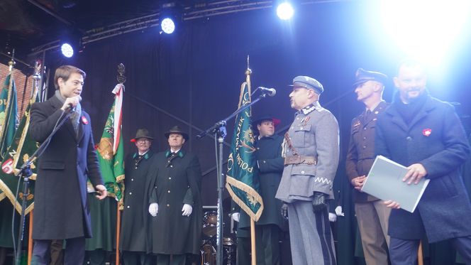 Łódzki Piknik Niepodległościowy. Mieszkańcy świętowali w Manufakturze [ZDJĘCIA]