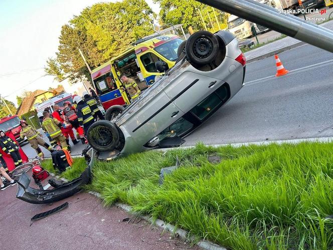 Śląskie: Samochód osoby zderzył się z rowerzystką. 20-latka trafiła do szpitala