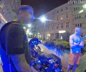 Pijany cudzoziemiec szalał na harleyu po Katowicach. Wjechał na chodnik. Miał przy sobie kastet