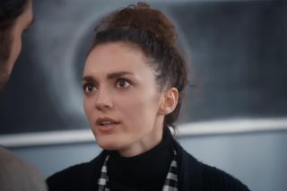 Dziedzictwo, odcinek 705. Nana, Yaman