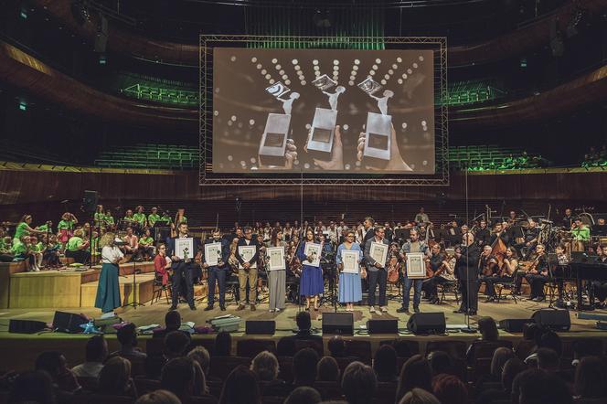 Wyjątkowy koncert w katowickim NOSPR. Wystąpiła Dziecięca Orkiestra Onkologiczna Fundacji „Iskierka" 