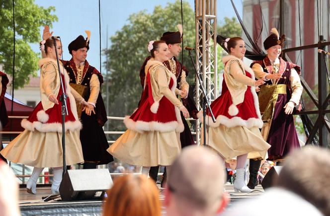 Piknik patriotyczny i koncert „Polskie Tańce Narodowe i Regionalne” na pl. Litewskim w Lublinie