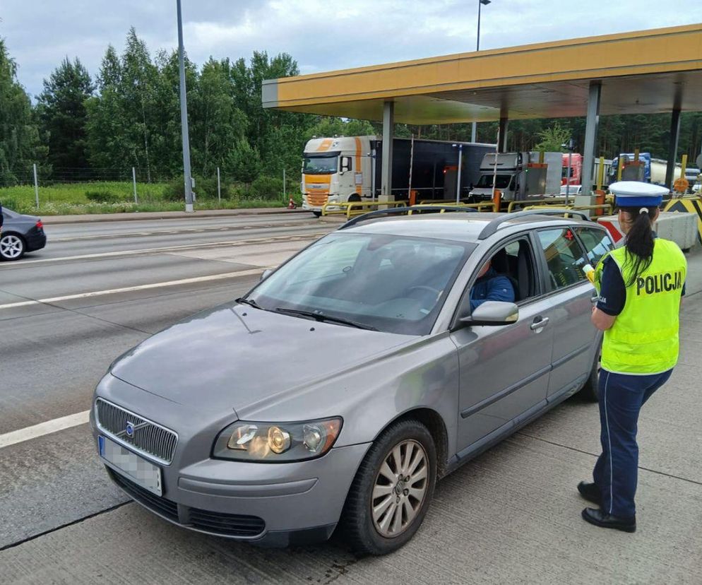 Po pijaku na A1 prowadzili wielotonowe pojazdy! Było ich kilku jednego poranka!