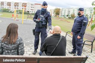 Gorzów: Policja karze mandatami za brak maseczek. Otrzymało je już kilkadziesiąt osób [GALERIA]   