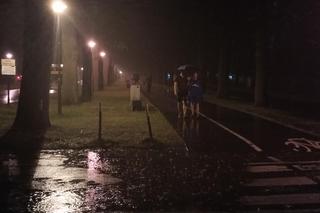 Ewakuacja podczas pierwszego dnia Santander Letnich Brzmień 2024 we Wrocławiu. Burza przerwała zabawę