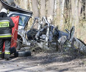 Koszmarny wypadek w Rulewie. Kierowca zginął w Poniedziałek Wielkanocny