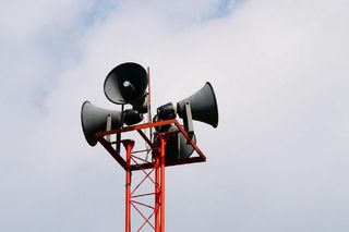 W Krakowie zostaną uruchomione syreny alarmowe. Są dwa powody