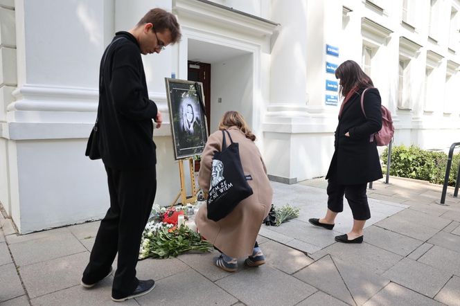 Upamiętnienie brutalnie zaatakowanej pracowniczki UW (8.05.2025)