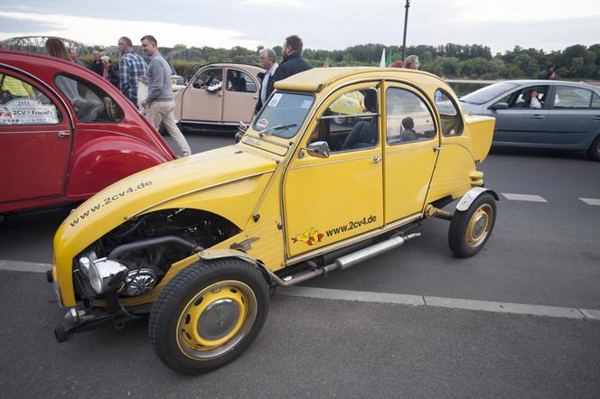 Światowy Zlot Miłośników Citroena 2CV w Toruniu