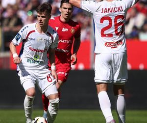 Bezbramkowy remis Górnika Zabrze z Widzewem Łódź. Niemal 18,5 tysiąca kibiców na trybunach. Zobaczcie zdjęcia 
