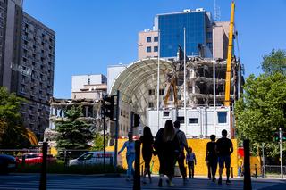 Rozbiórka biurowca Atrium International w Warszawie