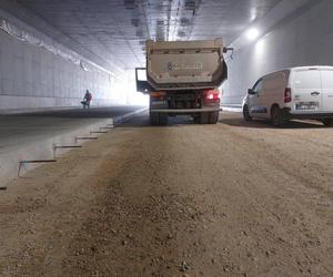 Betonowanie nawierzchni tunelu w Zielonkach na północnej obwodnicy Krakowa