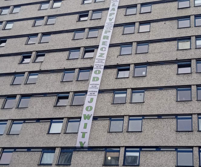 Protest studentów pod Domem Studenckim Jowita w Poznaniu
