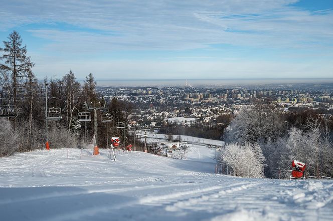 Rusza sezon narciarski na stoku Dębowca. Znamy tegoroczny cennik i godziny otwarcia