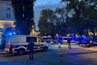  Atak siekierą na UW