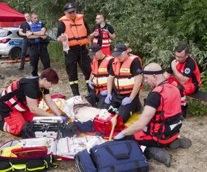 Strażaków i medyków najbardziej poważamy, ale to najmniej szanowani influencerzy… najwięcej zarabiają