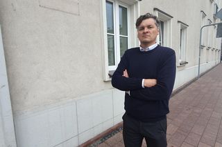 Spowodował wypadek, w którym zginęły żona i córka pana Andrzeja. Już jest na wolności.