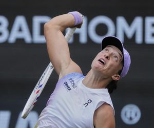 Rosjanin wykorzystał porażkę Igi Świątek. Kolejny raz w nią uderzył! I to tuż przed Wimbledonem