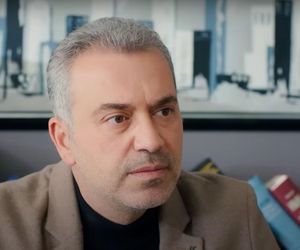Ege śledzi Melis i dla zmyłki proponuje jej natychmiastowy ślub.
