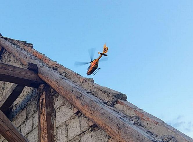 Jadowniki. Śmiertelny wypadek w czasie prac remontowo-rozbiórkowych. Komin osunął się na 26-latka