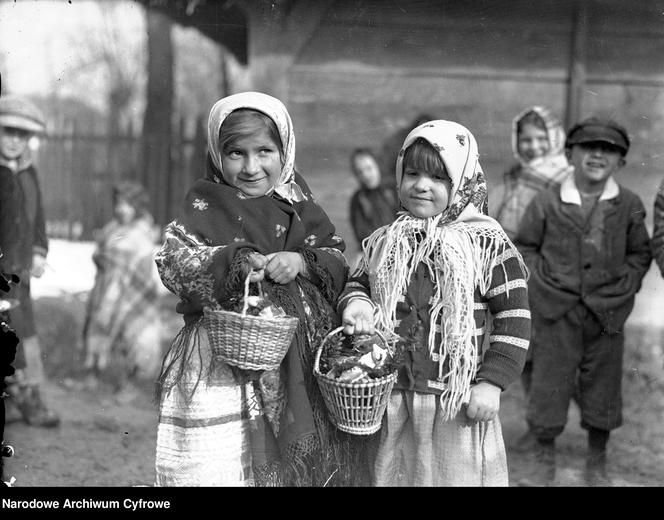 Święta Wielkanocne obfitują w tradycje ludowe. Część z nich zanika, są jednak takie, które kultywuje się do dziś.
