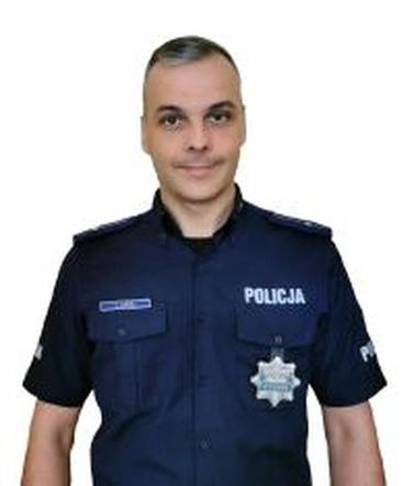 młodszy aspirant Tomasz Narel (KOMISARIAT POLICJI IV W BIAŁYMSTOKU)