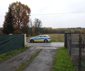 Tragedia pod Wołominem. Ciało 44-latki w szambie. Obok 7-letnie dziecko [ZDJĘCIA]