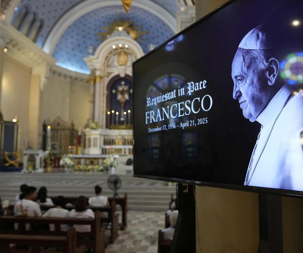 Papież Franciszek nie żyje. Wierni gromadzą się w Bazylice św. Piotra w Rzymie