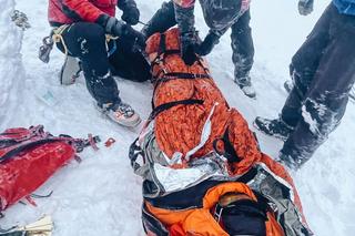 Morsował i zabłądził. Ratownicy znaleźli go leżącego w śniegu 