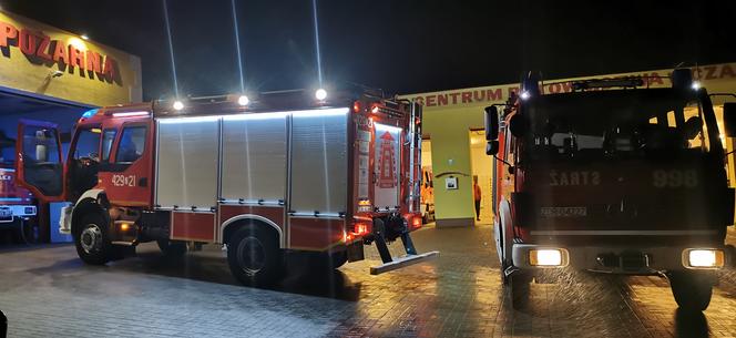 Nowy samochód bojowy strażaków. Powitali go z honorami. [VIDEO]