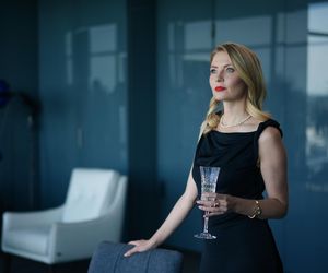 Przyjaciółki, 26 sezon, odcinek 303. Ewa Saklska (Karolina Chapko)