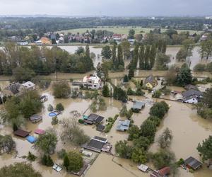 Powódź 2024: Pękła tama w Ostrawie. Woda zalewa miasto przy granicy z Polską