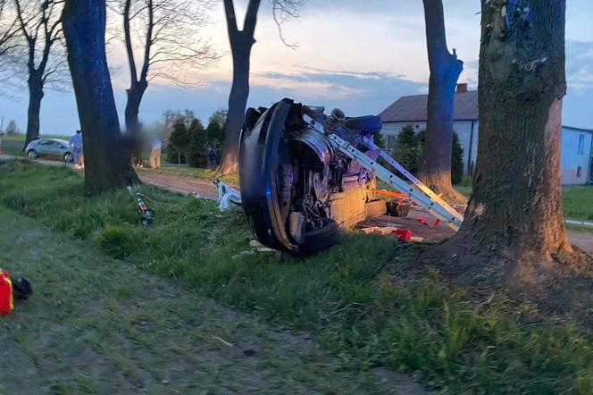 33-latek nie żyje, 21-latek ranny. Przykre wieści ws. 23-letniego kierowcy roztrzaskanego BMW spod Płocka!