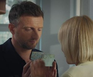 M jak miłość odc. 1876. Dorota (Iwona Rejzner), Bartek (Arkadiusz Smoleński)